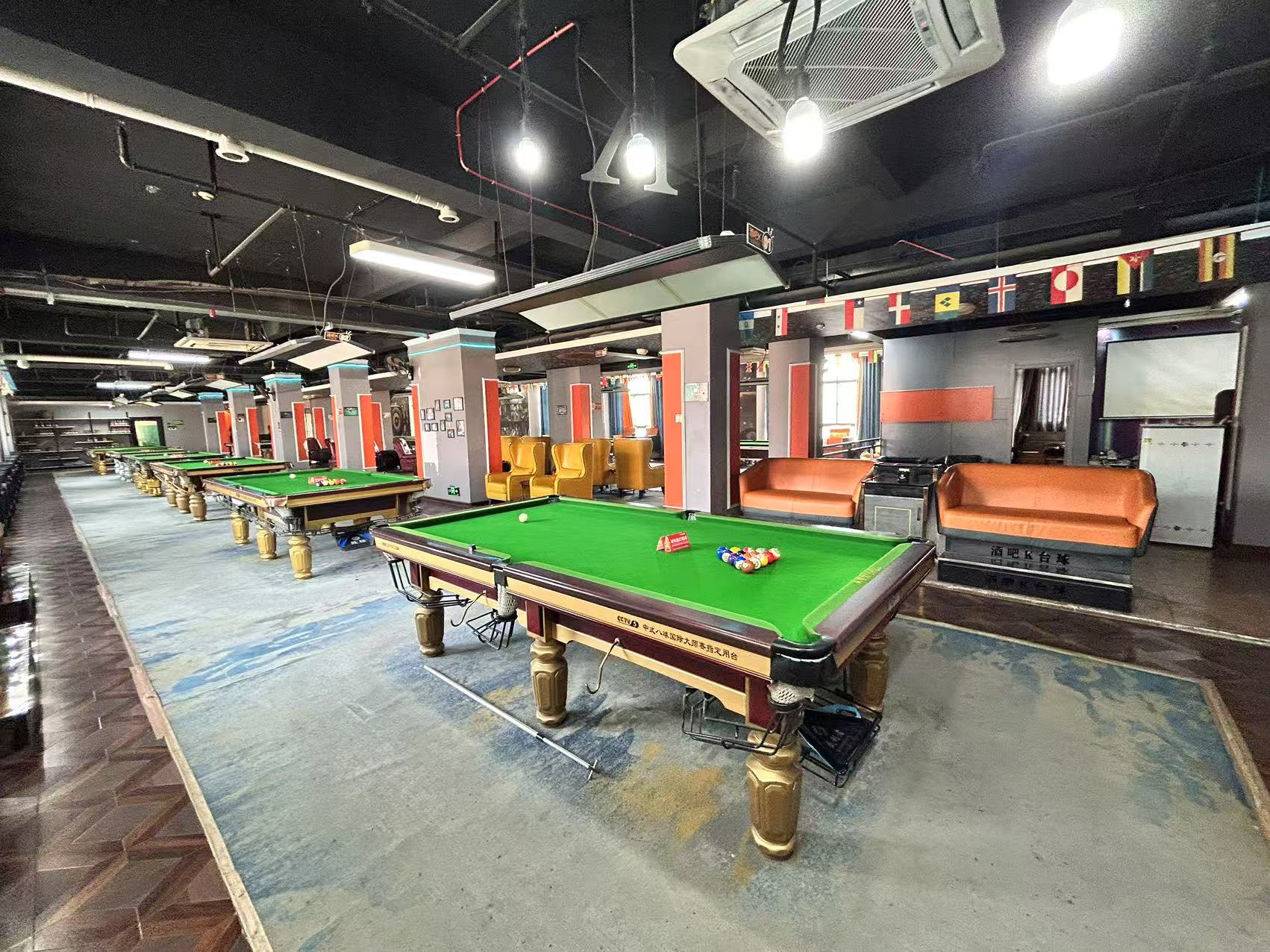 蓝石三楼1000平台球室