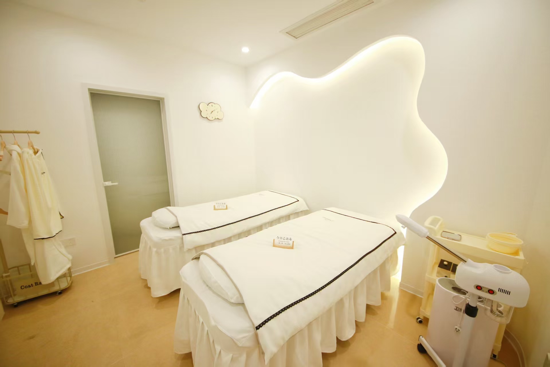 天元府北门200平美容店