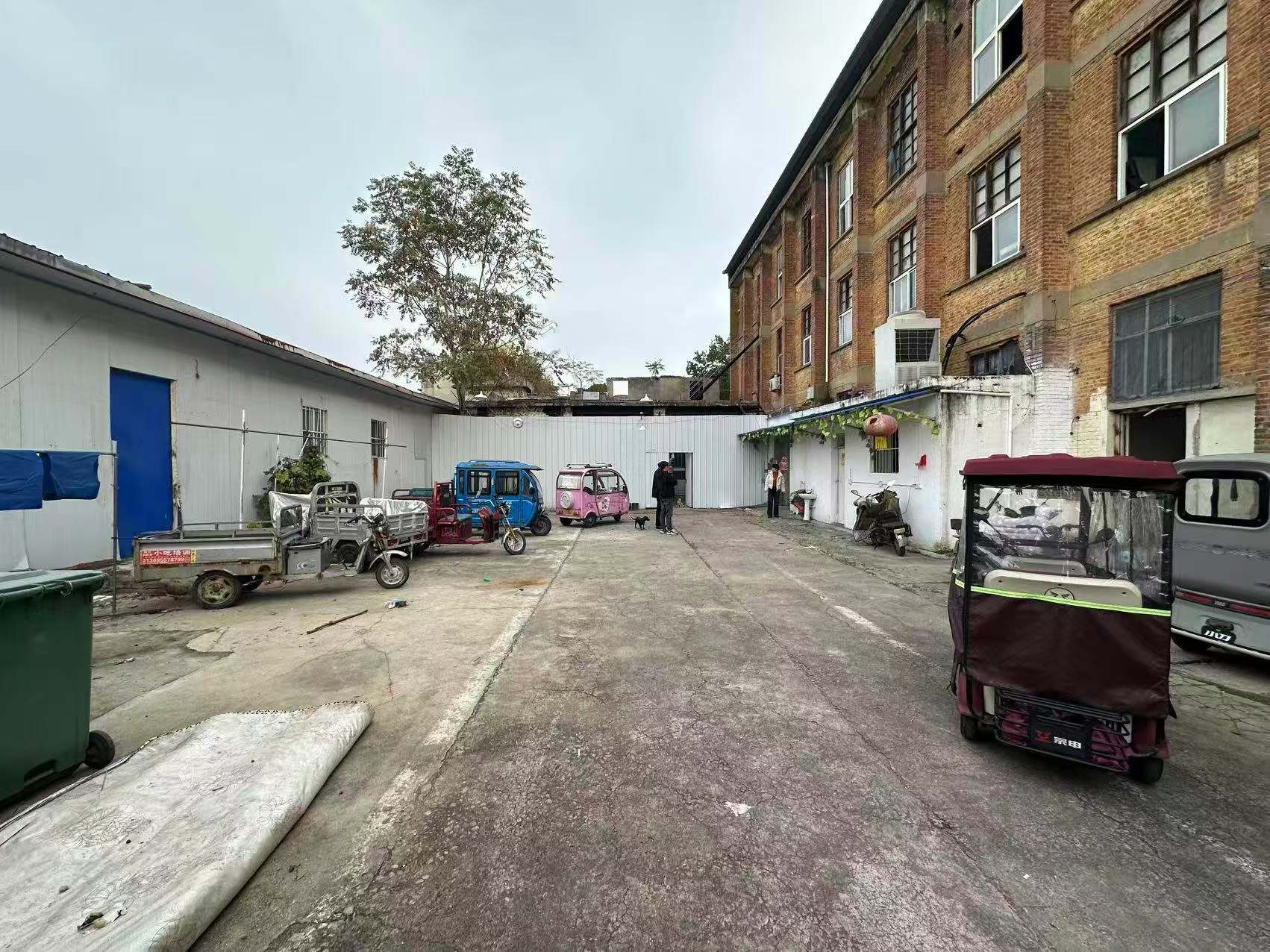 华府春天南新华大市场300平出租