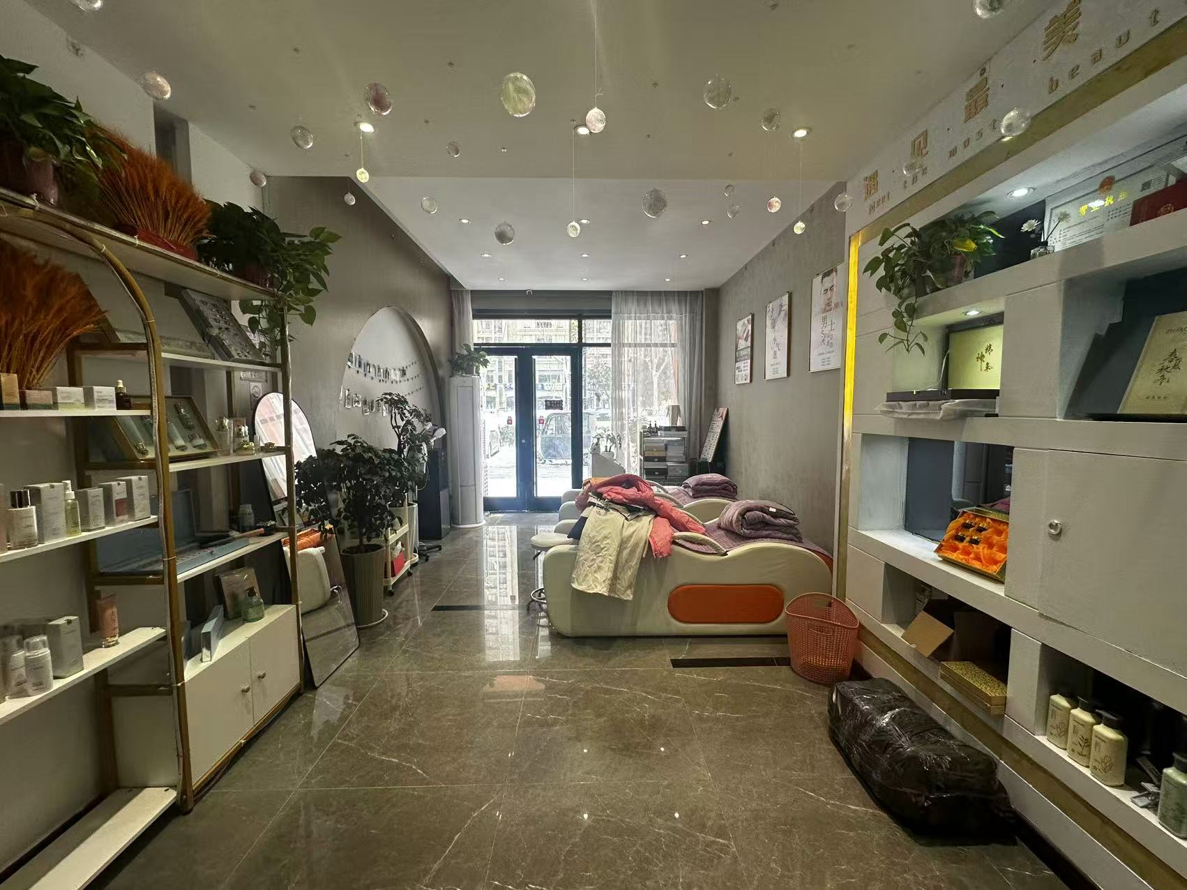 中辰一品101平方美容店